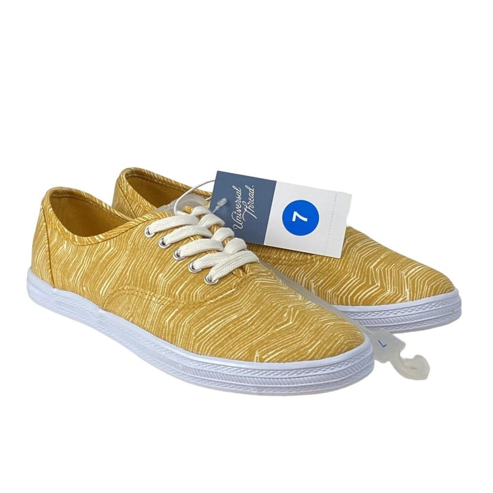 Universal Thread Women's 7 Lunea Lace-up Classic Canvas Apparel Sneakers